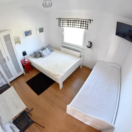 Goscinne Ewela 莱鲍