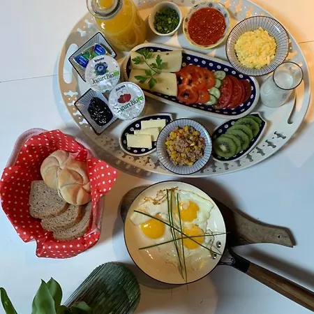 Goscinne Ewela * 莱鲍