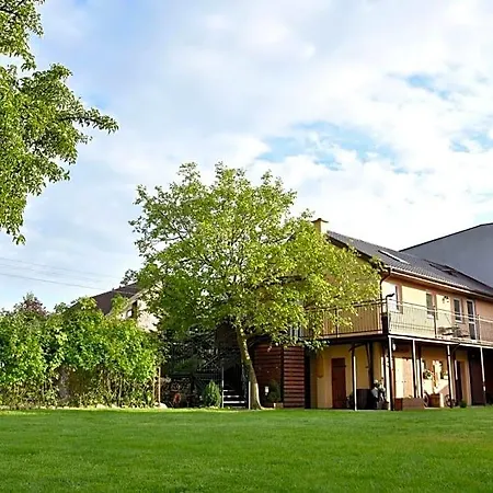 Goscinne Ewela B&B *