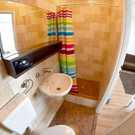 Goscinne Ewela B&B 웨바