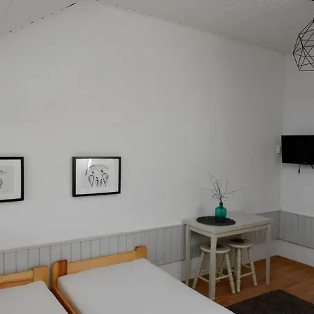 住宿加早餐酒店 Goscinne Ewela 莱鲍